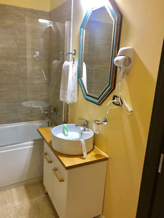 Vila 18 Hotel Boutique Bucarest Esterno foto